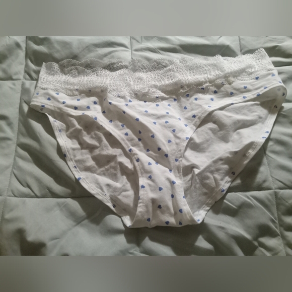 Aeropostale Other - New Aeropostle White Lace Trim Heart Print Panties